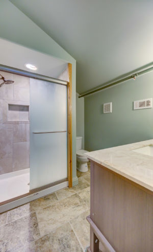1123 Washington Street Apartment A Bathroom 2
